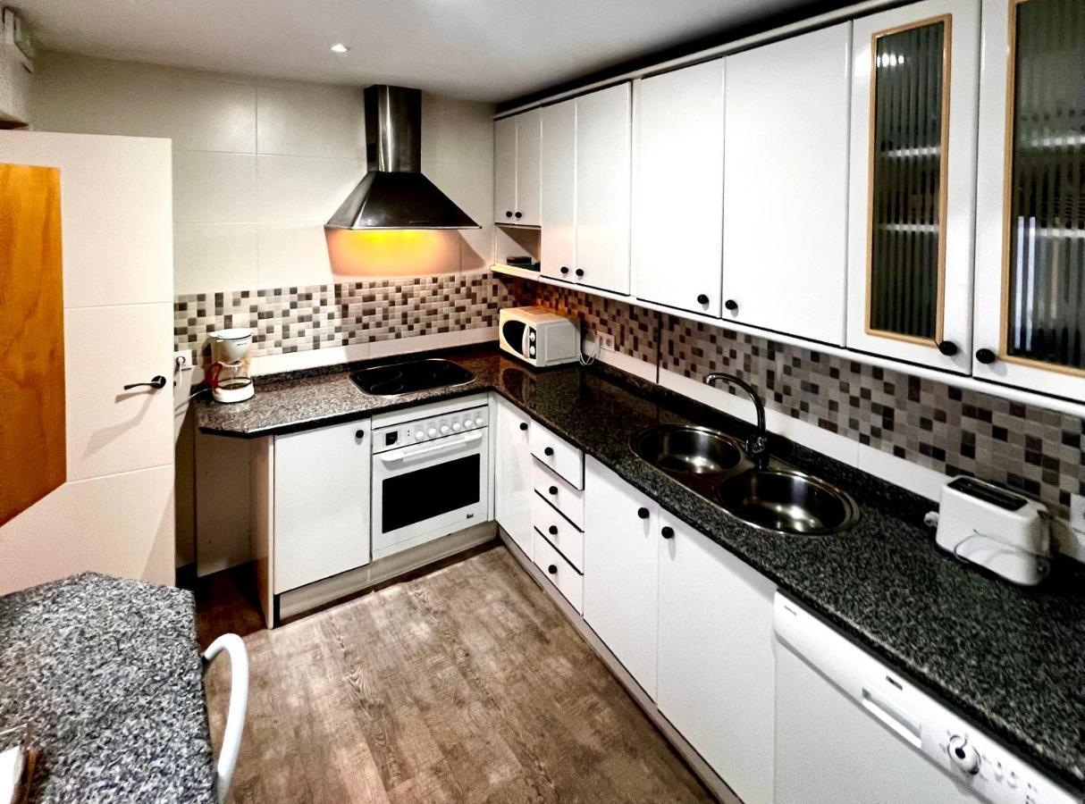Appartamento Destino Deluxe Plaza De Santiago - 2 Hab Caces Esterno foto